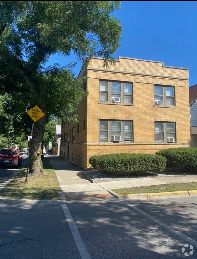 Building Photo - 3505 N Keeler Ave
