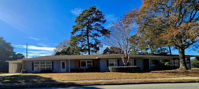 Building Photo - Serene 2BR Living in Seagate Near Market Common