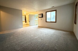 Building Photo - 133 Benton St Building Photo - 133 Benton St