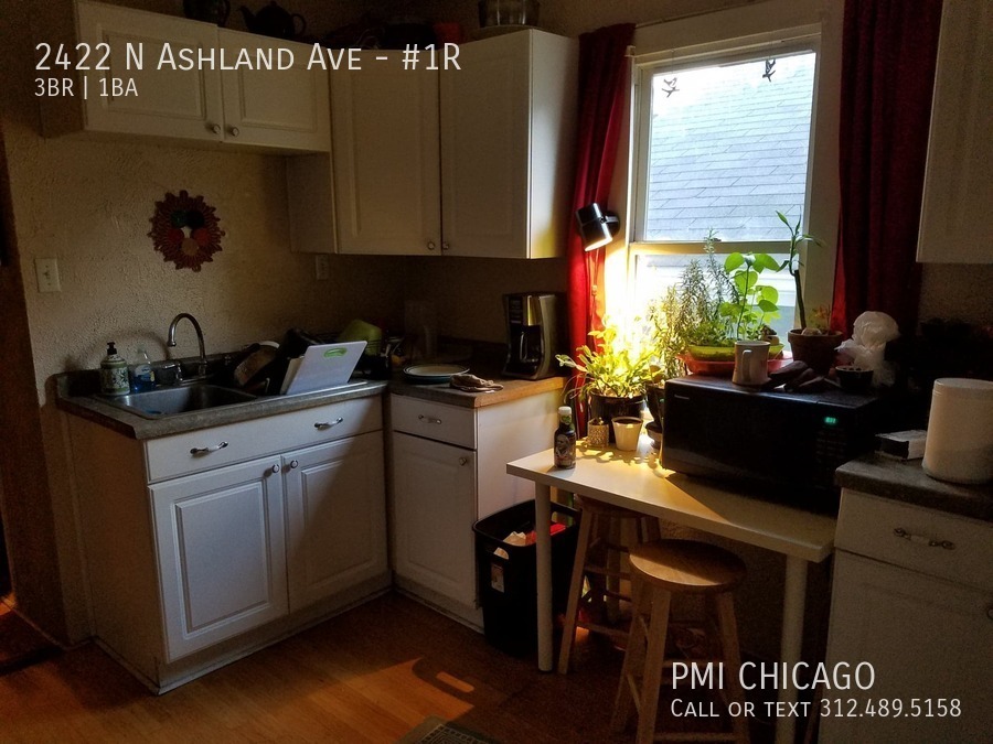 Foto principal - 2422 N Ashland Ave