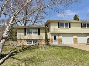 Building Photo - 1710 Gateway Dr