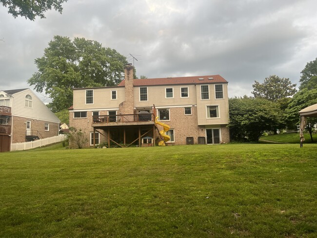 Building Photo - 12849 Huntsman Way