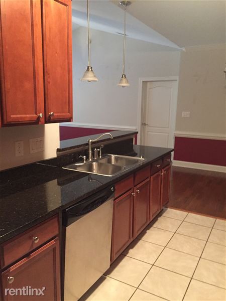 Building Photo - 206 Fountainhead Ln