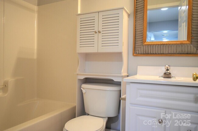 Foto del edificio - 16217 Peachmont Dr