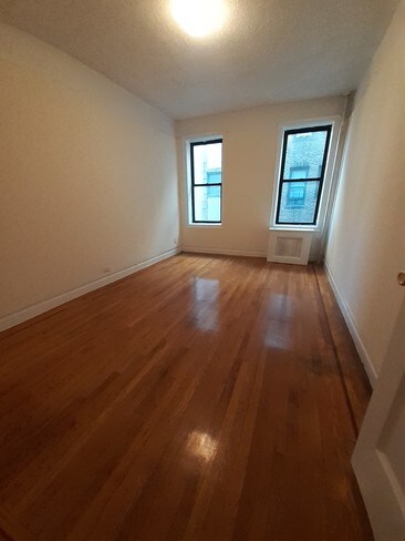 Building Photo - 2148 Barnes Ave