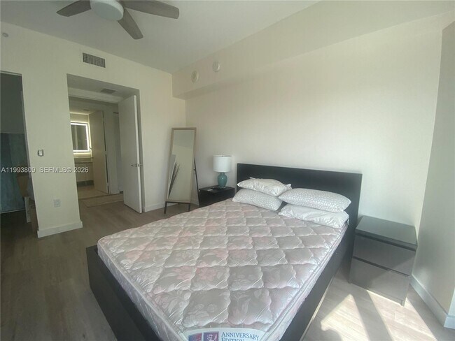 Foto del edificio - 185 SW 7th St