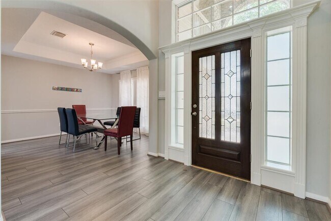Foto del edificio - 14914 Bennetts Mill Ln