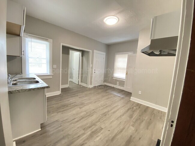 Foto del edificio - 26 W Beechwood Ave