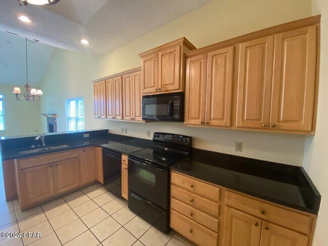 Foto del edificio - 4031 Oak Forest Dr