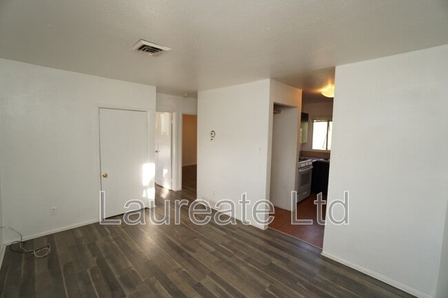 Photo - 910 Orchard St Apartment