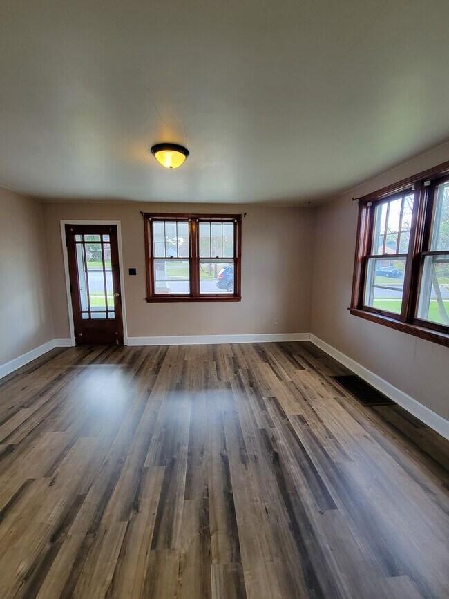 Foto del edificio - 471-475 Heintzelman Avenue