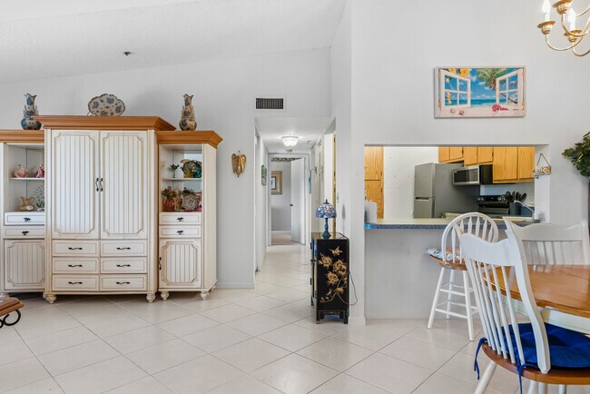 Foto del edificio - 4452 NE Ocean Blvd
