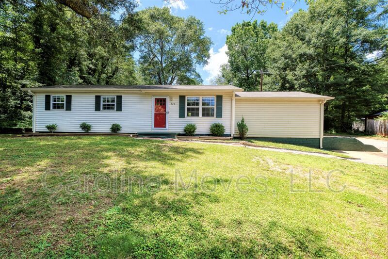 Primary Photo - 520 Churchill Cir