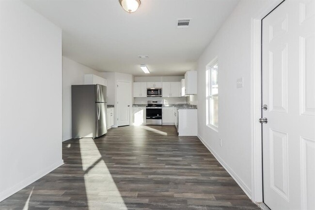 Building Photo - 15763 Del Norte Dr
