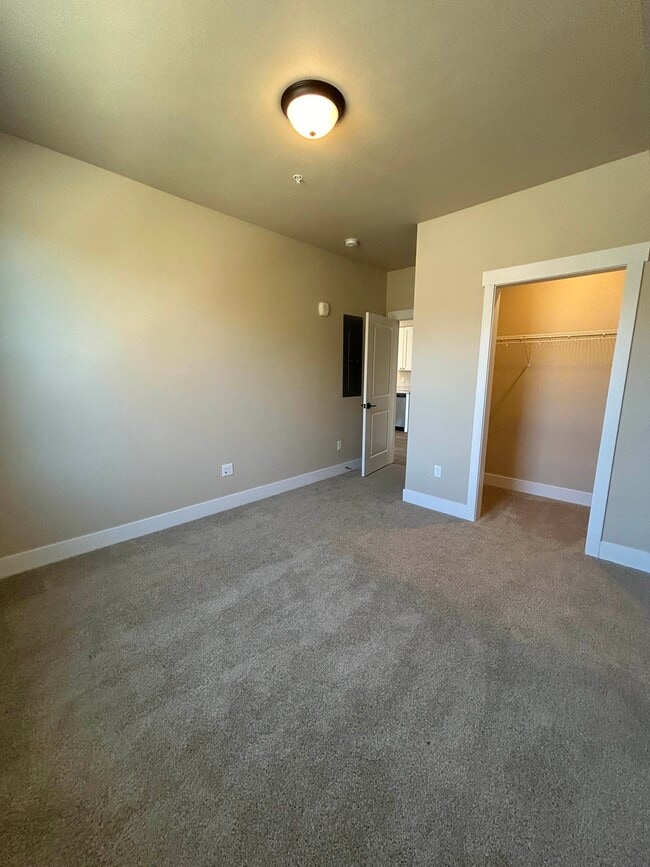 Building Photo - Grant Creek Village Apartments