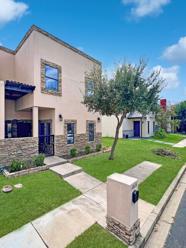 Primary Photo - 6808 N 4th St