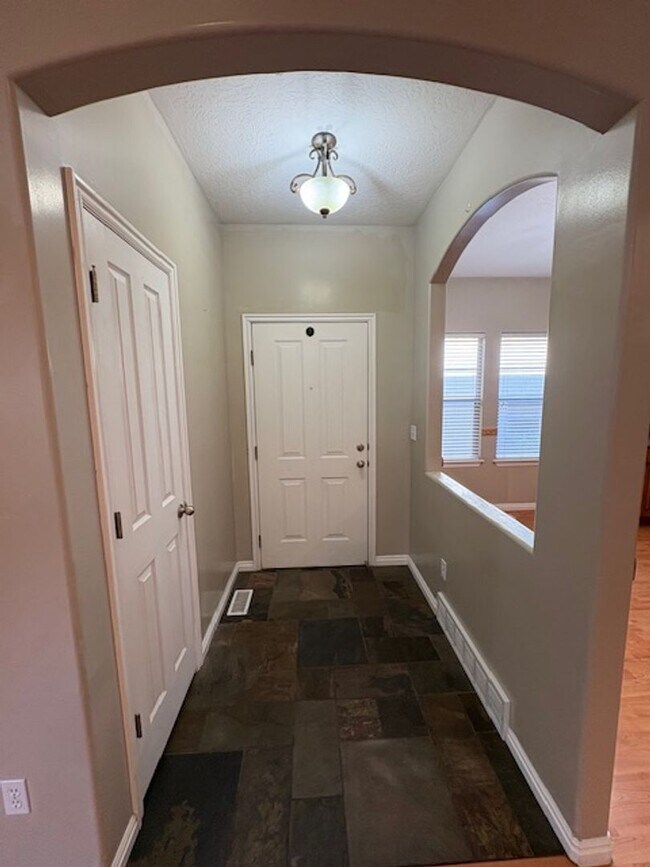 Foto del edificio - 3 Bedroom / 3.5 Bathroom Townhome in Millc...