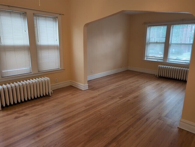 Foto del edificio - 5622 N Mango Ave