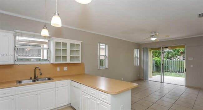 Foto del edificio - 5401 SW 132nd Terrace