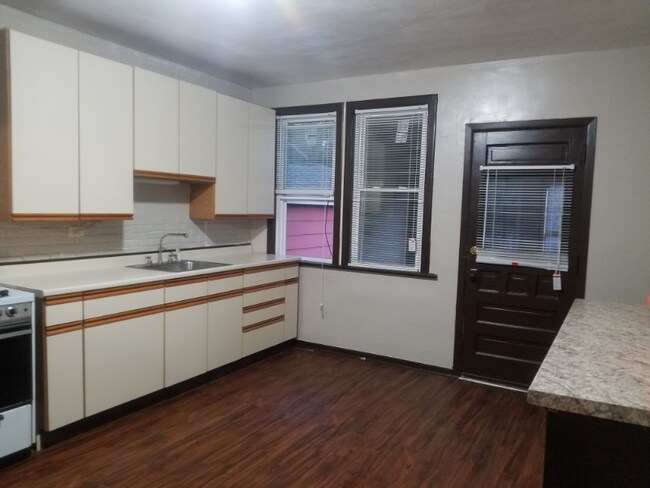Foto del edificio - 1080 Priestley Ave
