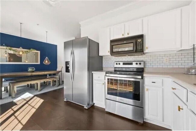 Building Photo - 615 Market Pl Ln