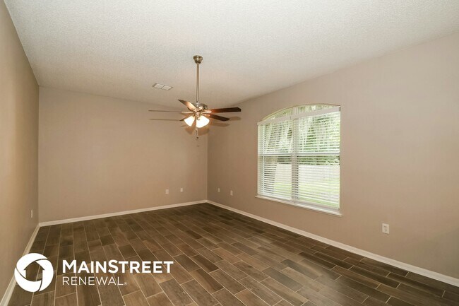 Foto del edificio - 12284 Hickory Forest Rd