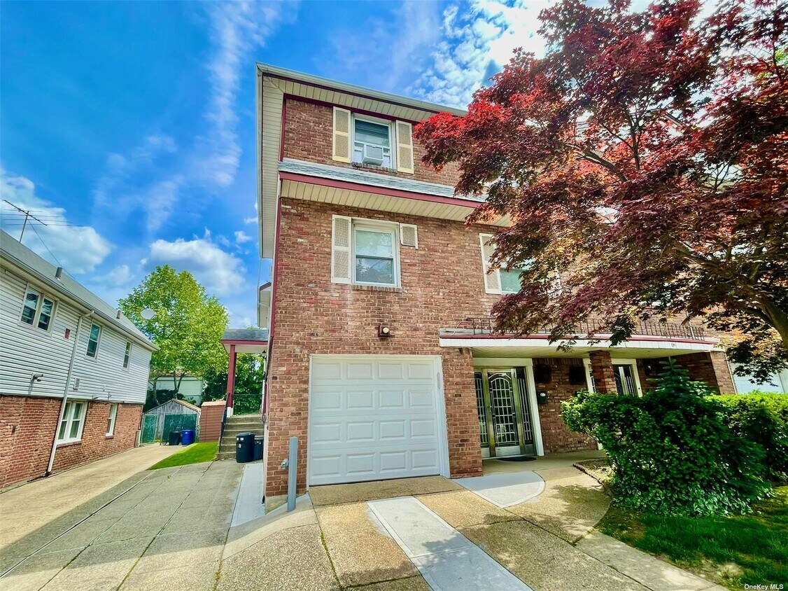 Foto principal - 57-91-91 Cloverdale Blvd