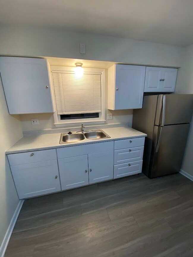 Foto del edificio - 6527 W Keefe Ave Pkwy. (3 Unit)