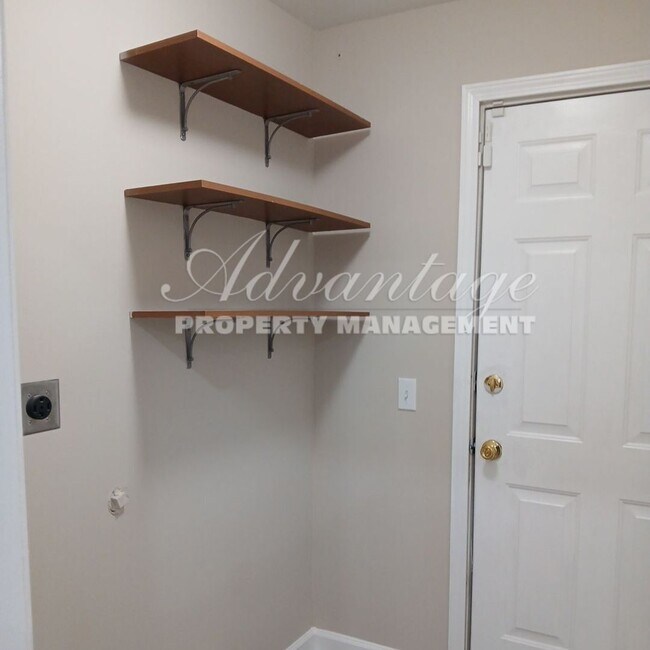 Foto del edificio - Nice Updated Home For Rent in the U of M area