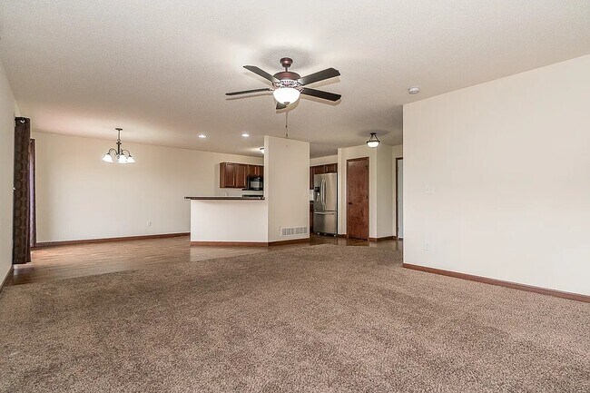 Foto del edificio - 1135 Honey Creek Way NE