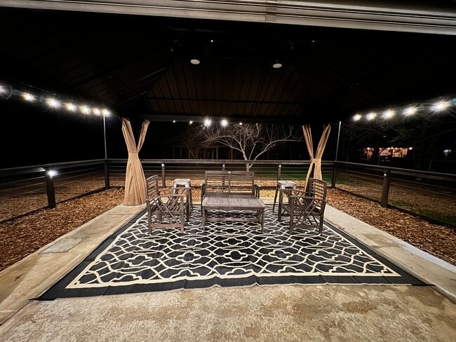 Foto del edificio - 486 Hammond Rd