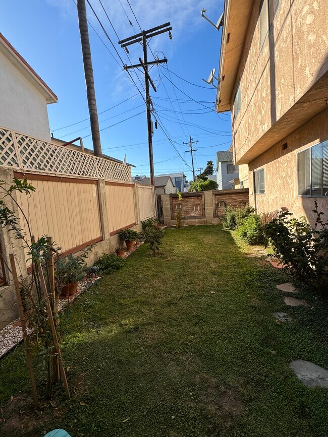 2704 Graham Ave Unit 2, Redondo Beach, CA 90278 Apartments in Redondo