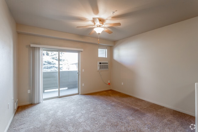 1BR, 1BA - 945 SF - Fairway Meadows