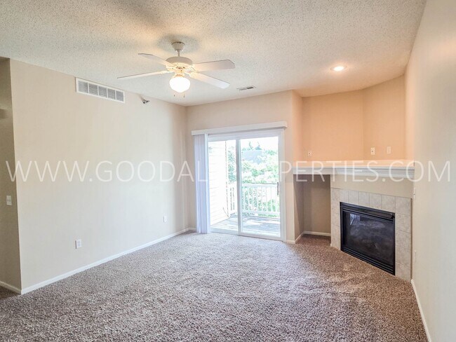 Foto del edificio - 1760 SE LA Grant Pkwy