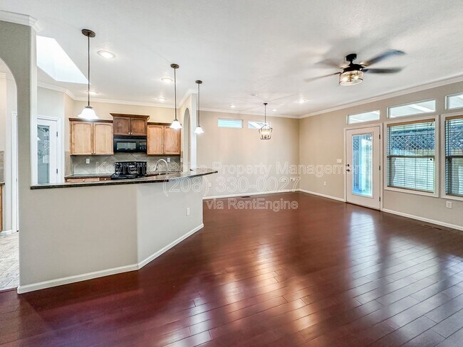 Foto del edificio - 9259 W Olivia St