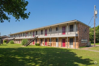 Building Photo - The Meadows Apartments