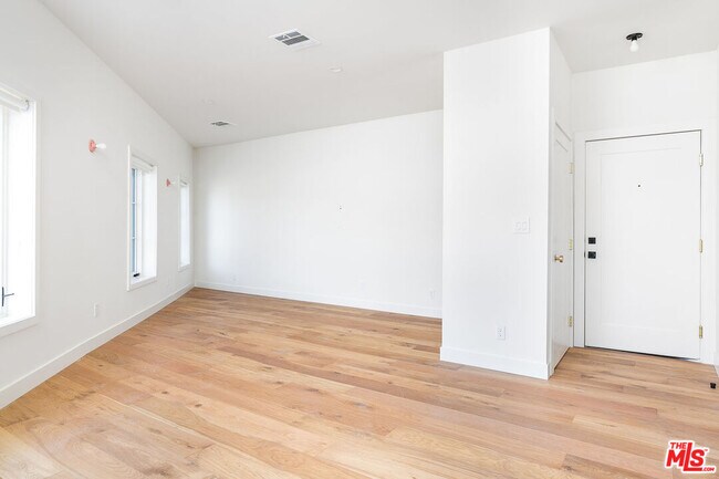 Foto del edificio - 3387 Eagle Rock Blvd