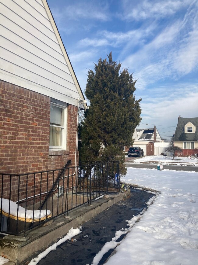 Building Photo - 764 Lenore Ln