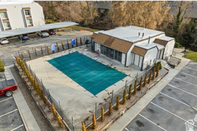 Building Photo - 1015 Quail Park Dr