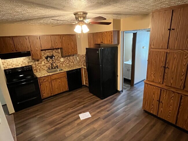 Foto del edificio - 5784 Pepperwood Ct