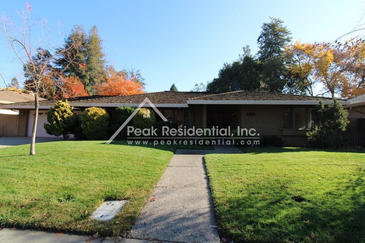 Foto principal - 3 br, 2 bath House - 282 Munroe Street