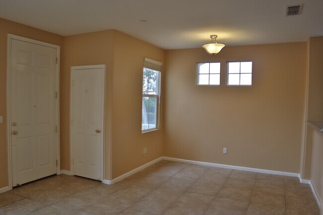 Building Photo - 1707 Esplanade Cir