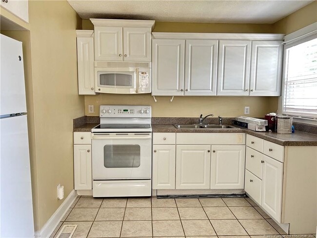 Building Photo - 200 Kirkland Dr