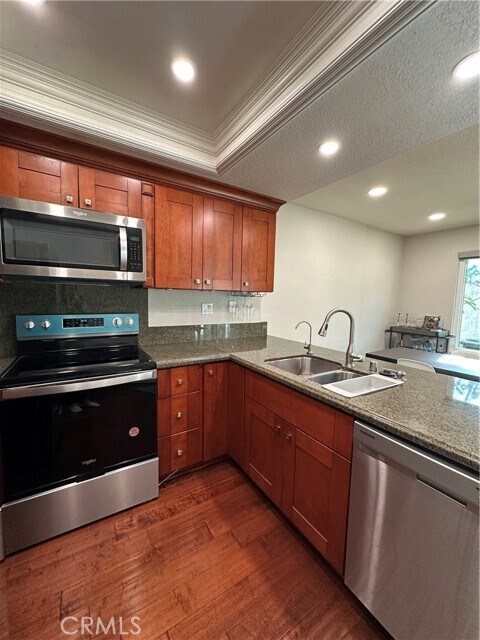 Foto del edificio - 1025 Creekside Dr