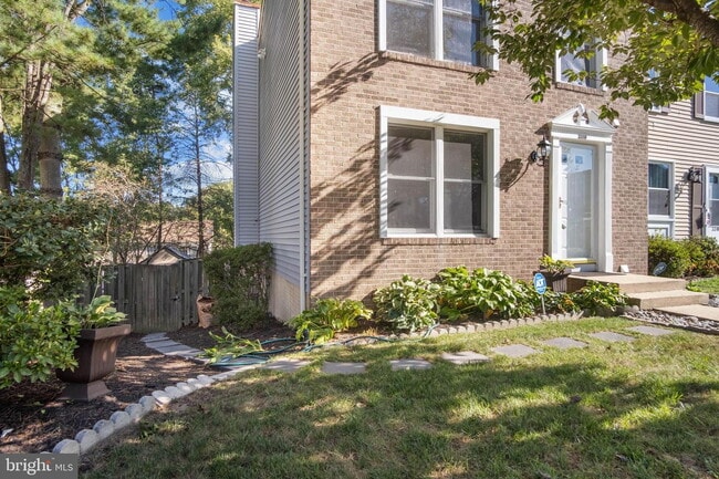 Photo - Conveniently Located Townhouse with Versatile Living Spaces