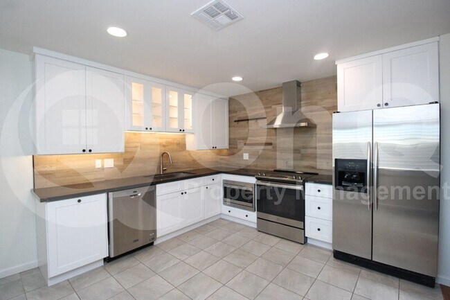 Foto del edificio - 1816 N 74th St