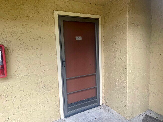 Foto del edificio - 640 Kenwick Cir
