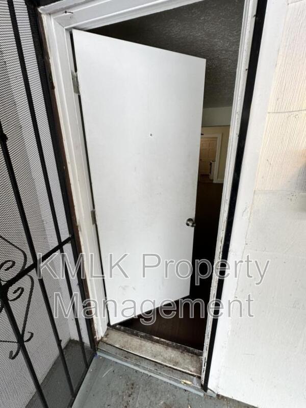 Building Photo - 15714 Huntmere Ave