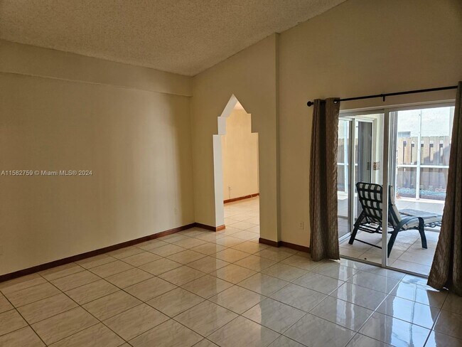 Building Photo - 11340 SW 160th Ave