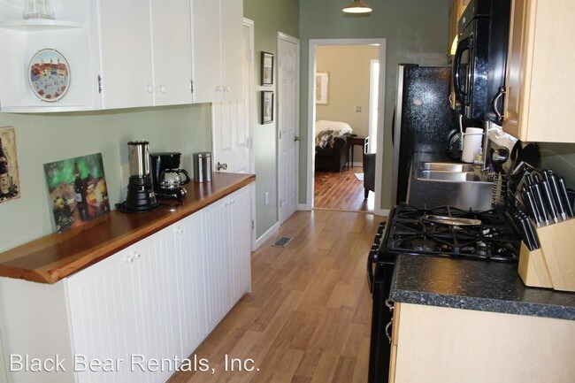 Building Photo - 316 Westover Dr